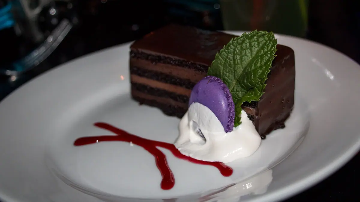 Cake Box – eggless cake shop in Bracknell town centre